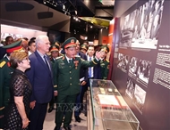 Cuba’s top leader visits Vietnam Military History Museum